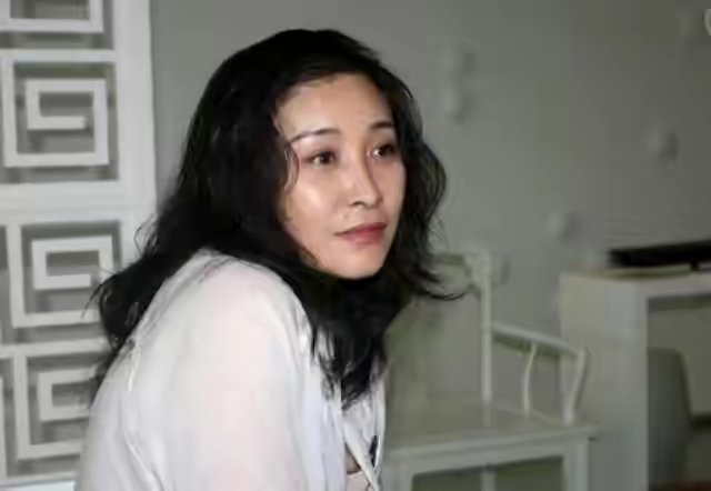 明星那英的婚姻及子女状况,歌手那英和高峰结婚了吗