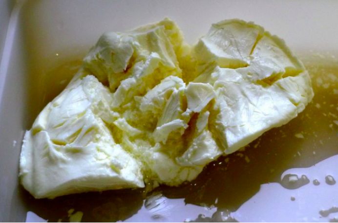 奶酪怎么保存放冷冻还是冷藏,奶酪放冷冻