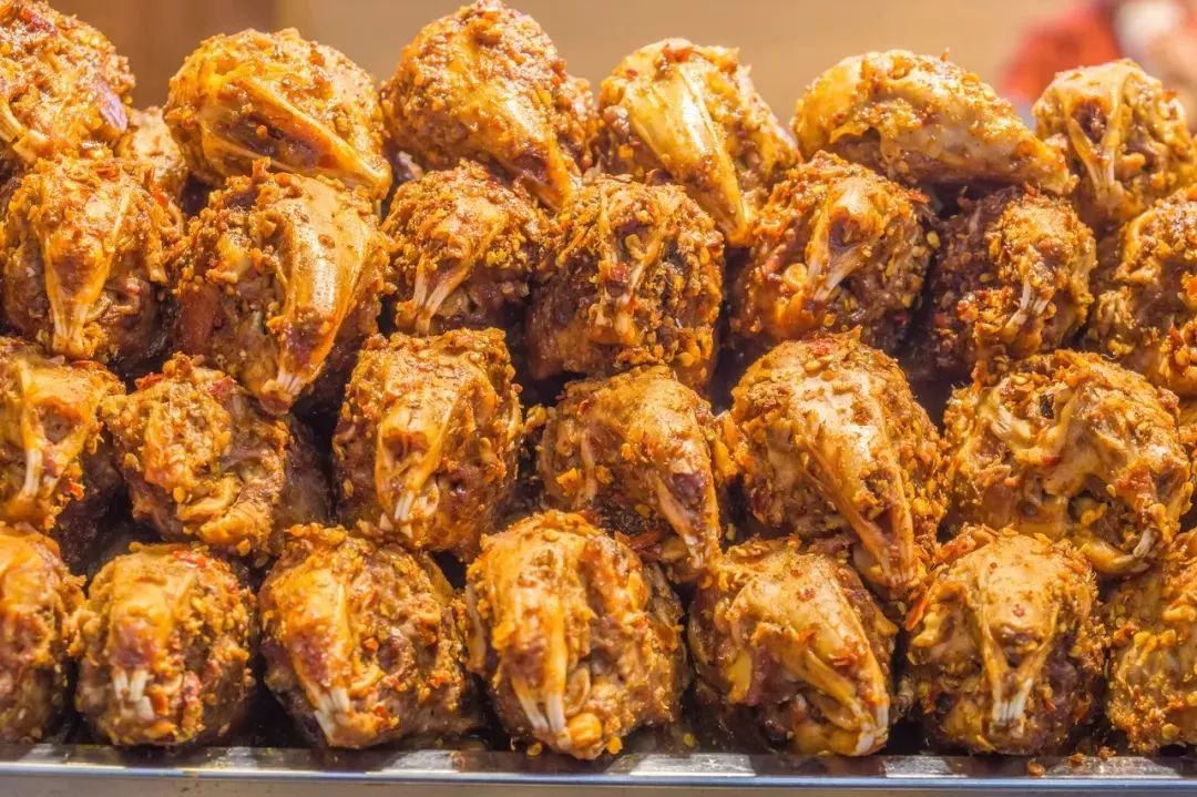 坐上高铁去旅游沿线美食尝个遍,云贵川渝高铁环线