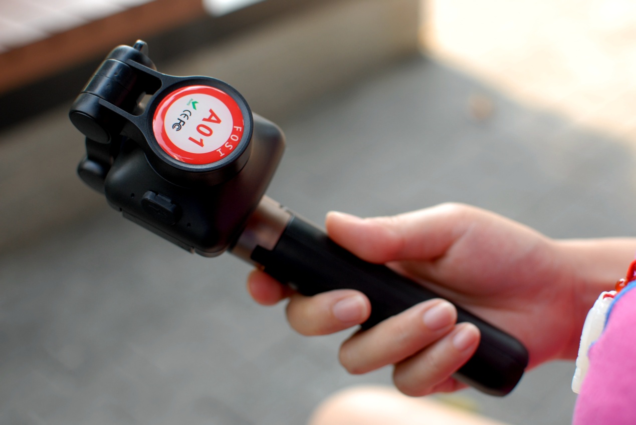 手持云台自拍稳定器,ar防抖动自拍杆稳定器推荐