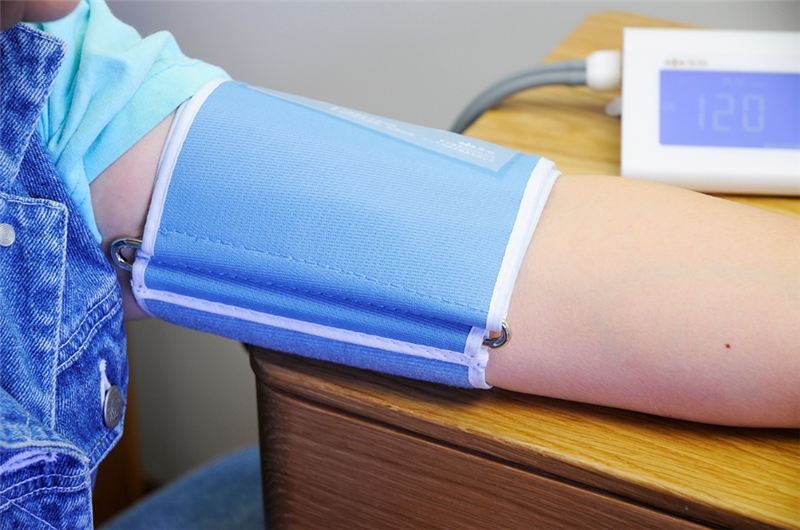 乐血汗压计i7怎么激活app,乐心双管血压计i7蓝牙版怎样用