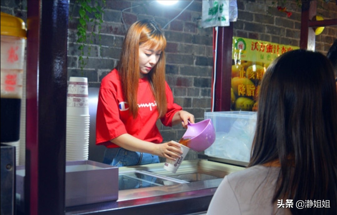 西安探店美食回民街,相约西安回民美食街
