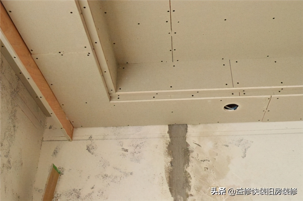 石膏板易开裂还是石膏线易开裂,石膏板开裂墙壁开裂