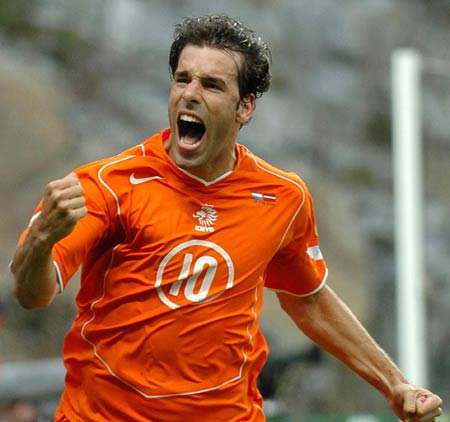荷兰足球十大巨星厉害排名,荷兰历史上伟大的足球运动员盘点