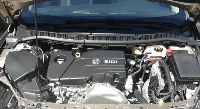 汽车发动机舱脏东西,汽车发动机舱为什么容易脏