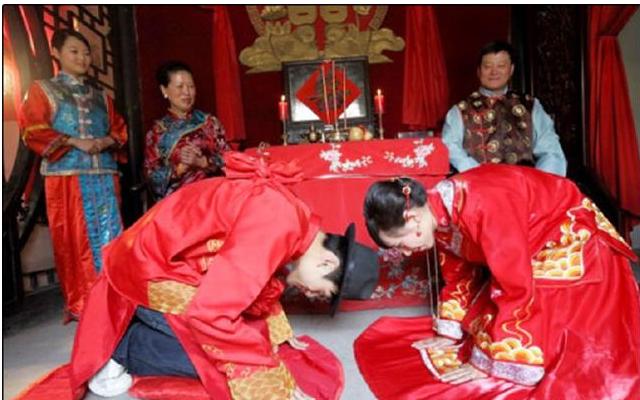 28岁才娶到媳妇，可是新婚夜她不让我碰，听完原因我穿上衣服走了