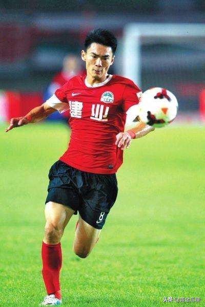 10年前建业队有位狠人让全中超都敬畏，现在他的师弟来接班了