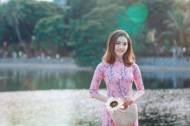 异地恋情侣想彼此了,异地恋情侣都可以聊些什么