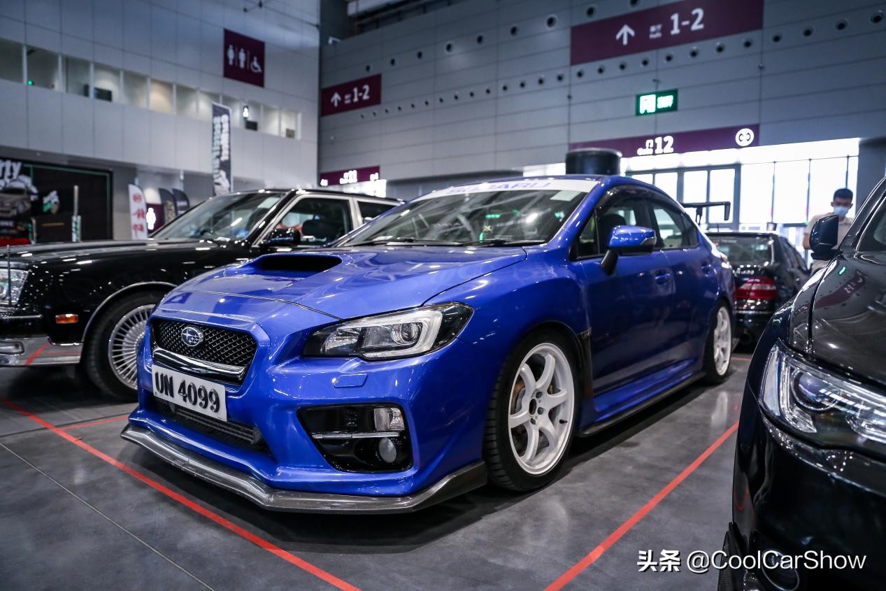 轮毂改黑绿双拼色案例,轮毂换色教程