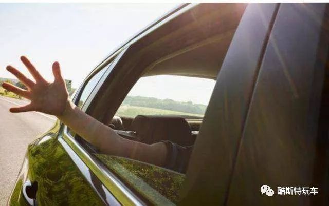 汽车晴雨挡装上去是好还是不好,汽车晴雨挡容易掉吗