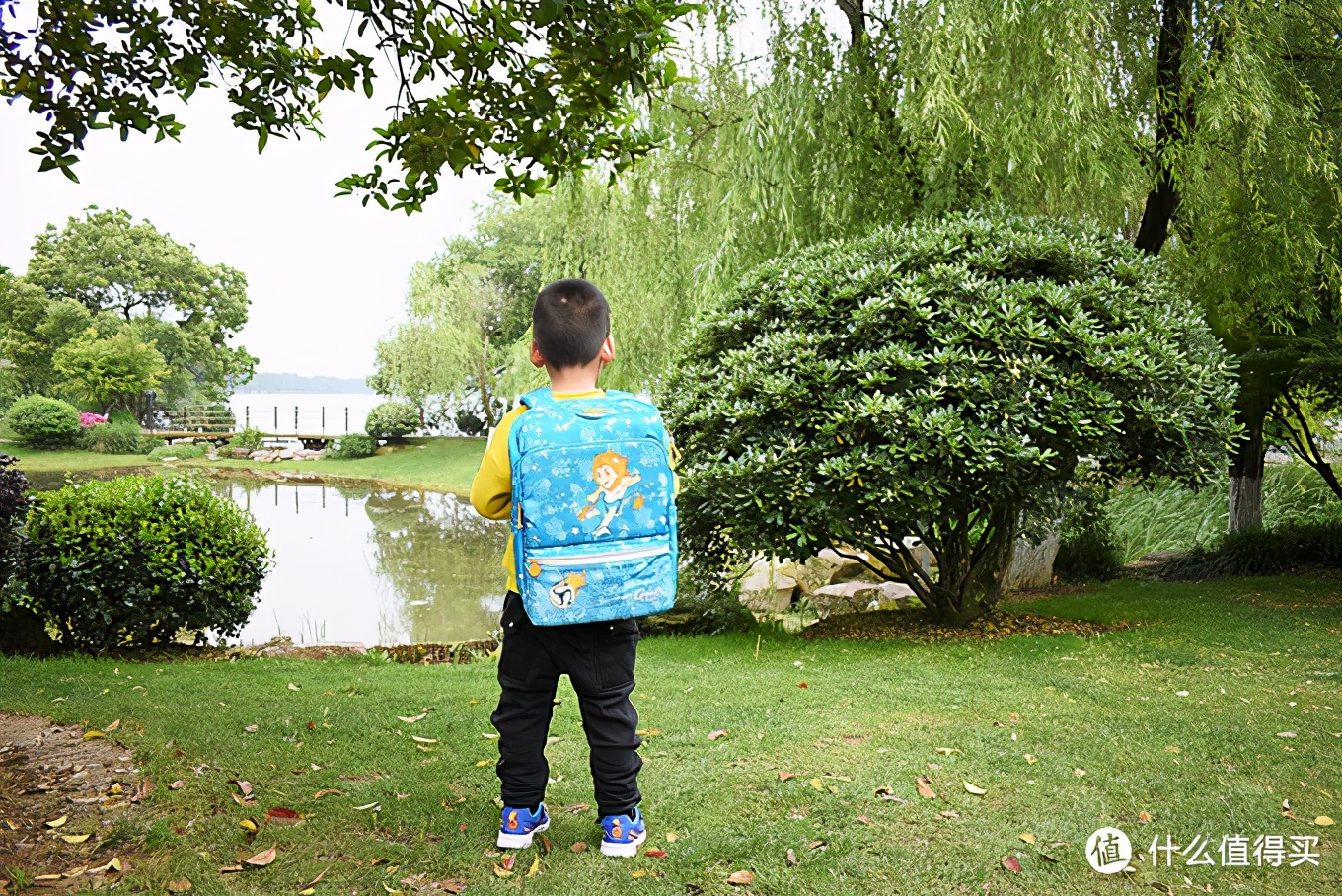 别让孩子输在起跑线，背上GMT for Kids挪威小方包，轻便 舒适 充裕