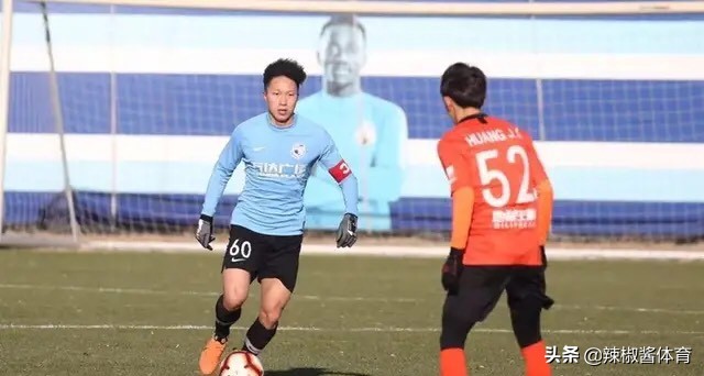 人才济济，大连人4新星遭压制委身预备队，26岁爆点队长没机会