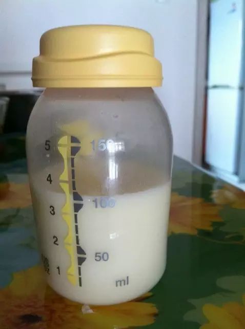 母乳清淡是什么原因引起的,母乳的颜色很淡很清是什么原因