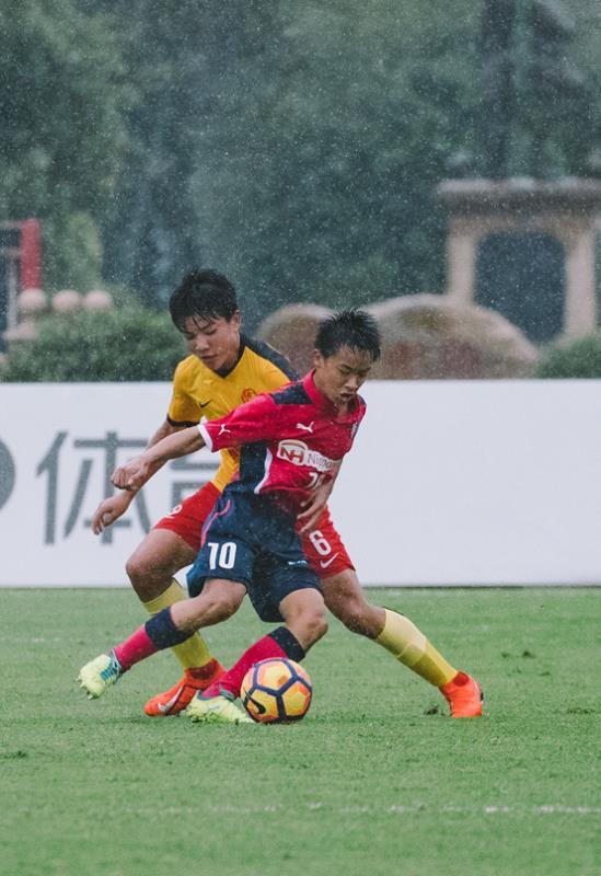 阳光少年努力进步奋斗,阳光少年逐梦起航超越自我