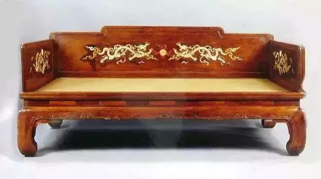 马未都到底有多少收藏 (马未都最喜欢把玩的物件)