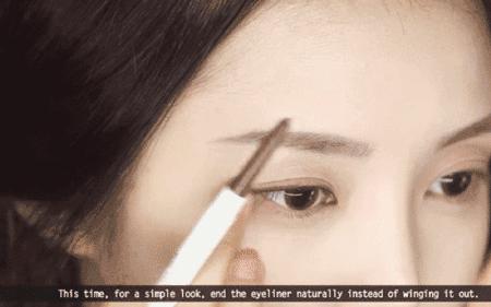 新手眼线技巧，拒绝缝纫机右手，完美眼线学会这几招轻松搞定