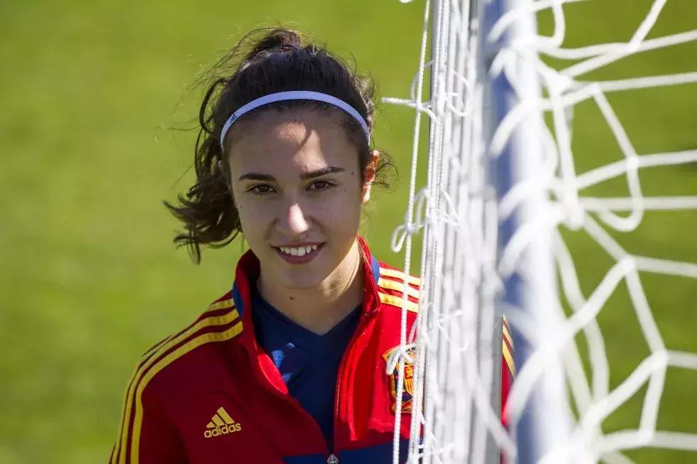 浣犺涪鐞冪殑鏍峰瓙鐪熺編浣滄枃,濮戝浣犲璺戠殑鏍峰瓙鐪熺編鍙ュ瓙