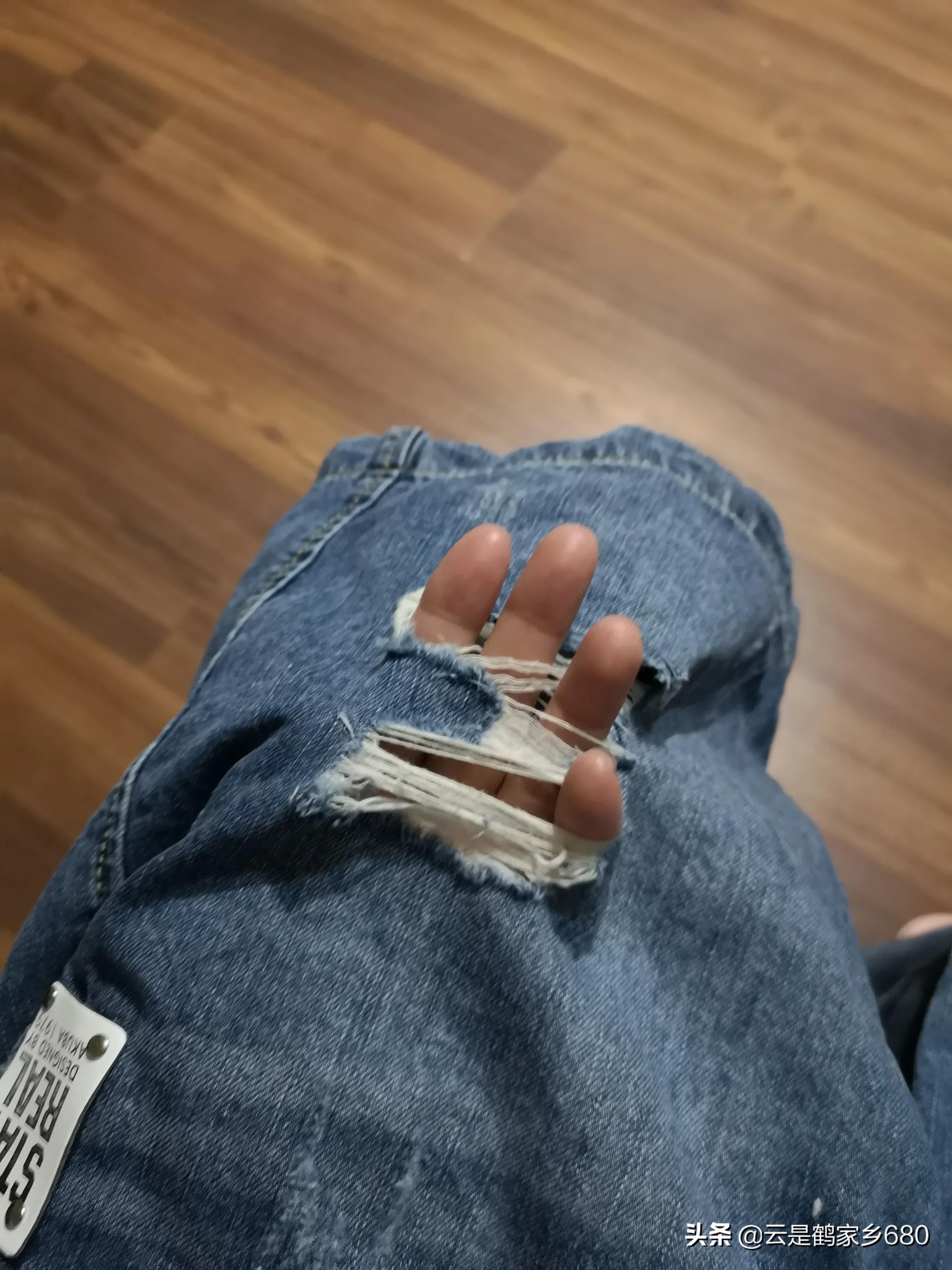 把破洞牛仔裤补上,把牛仔裤洞补起来