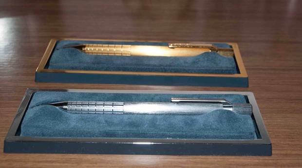 为什么自己买不上去新鲜的画材,廉价画材