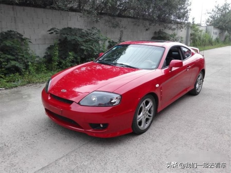 农村小伙花14万买新车,农村小伙花50万买跑车