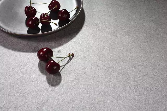 哑光瓷砖防滑防污怎么样,亮光瓷砖防污测试