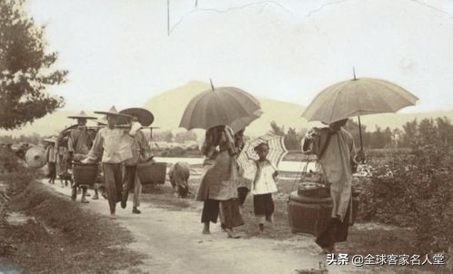 客家风格的衣服,外国人喜欢古代的服装