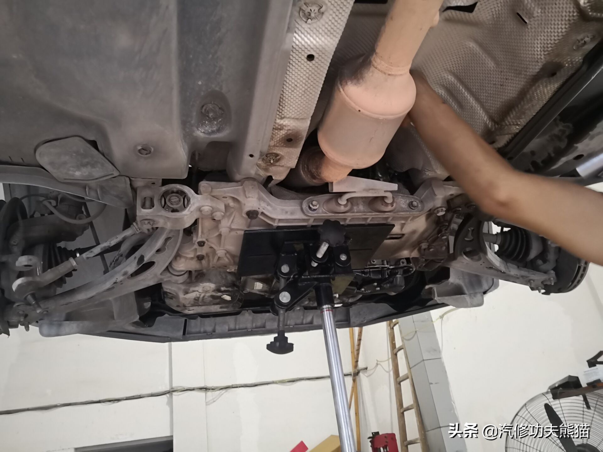 大众途观发动机烧机油维修多少钱,2010款大众途观严重烧机油