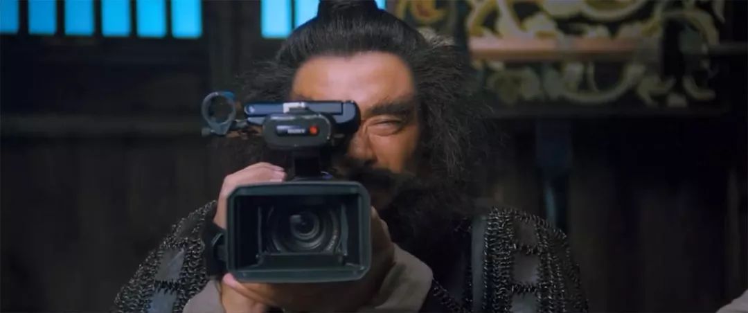 真正的恶搞高手，恶搞起来连自己都不放过：《越光宝盒》