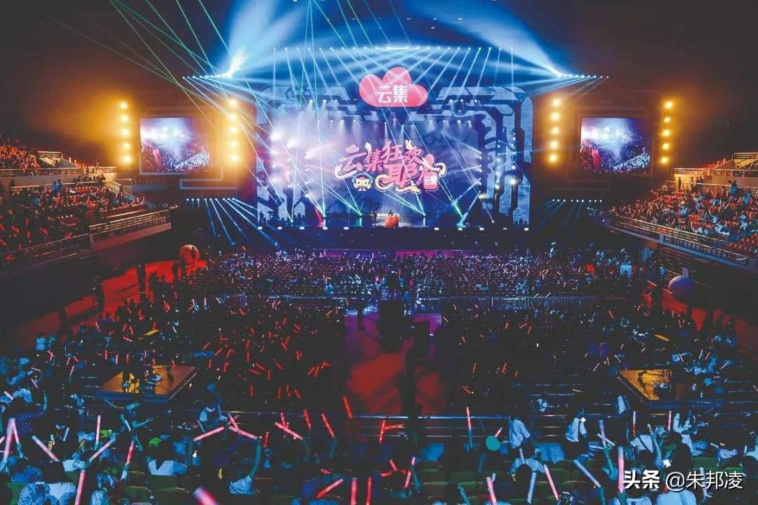 做过木匠，卖过香水，37岁创立国内最大社交电商！“宝妈”的最爱