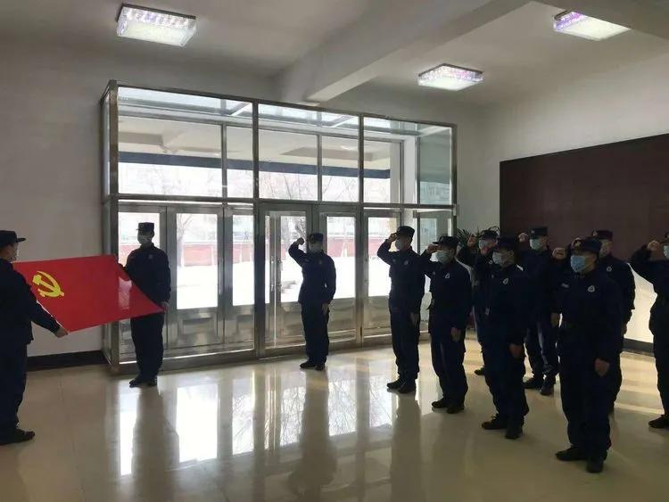 抗疫路上的火焰蓝图片,火焰蓝战疫情