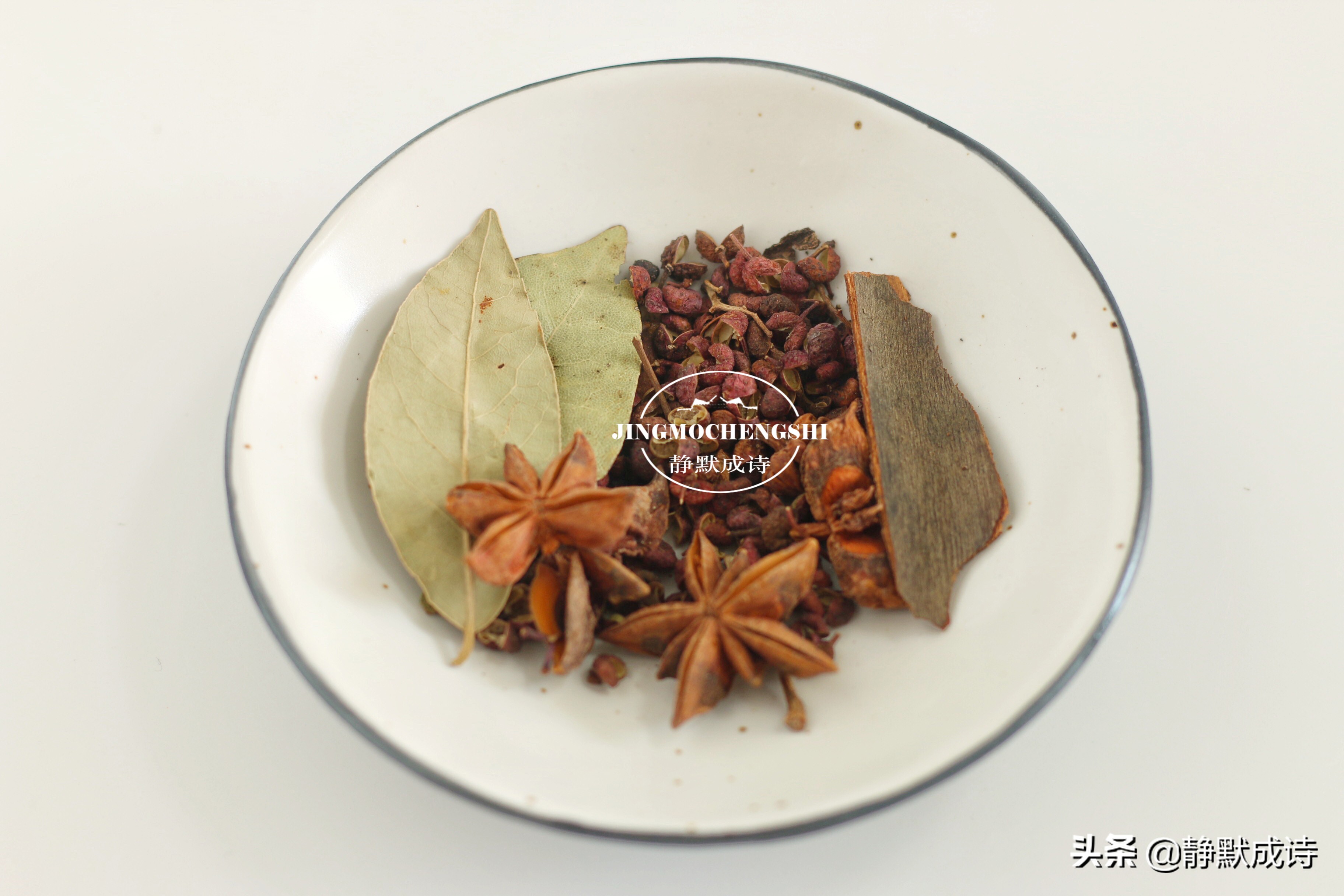 煮花生带壳快速入味,煮花生多长时间入味