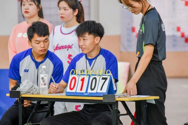 运动会圆满结束运动不止步,运动会闭幕但人生不落幕