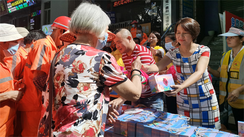 广东惠州：月满中秋艾安琪公司联合“一典心意”公司爱心传千家