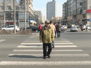 上海人，我劝你别再闯红灯了！