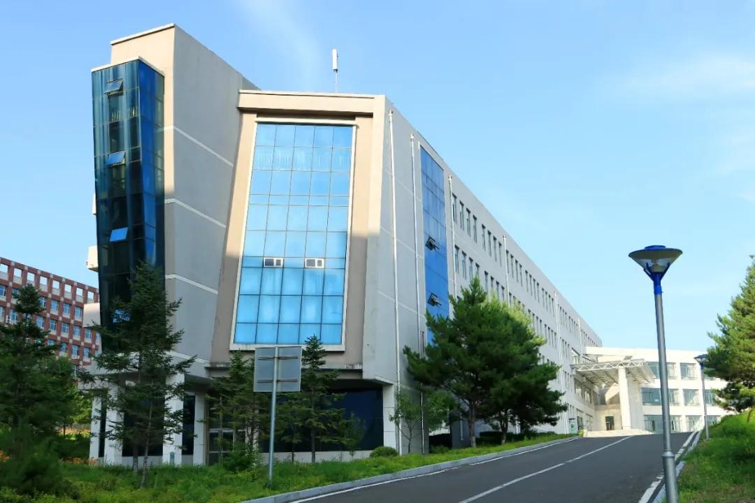 延边大学2020级新生开始报到,延边大学让家长送大一新生进学校