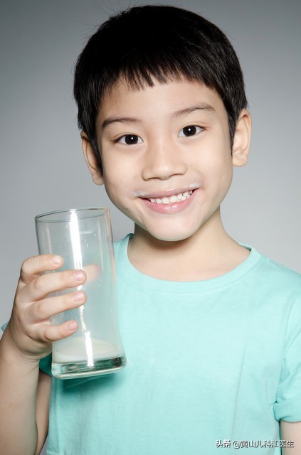 儿童钙过量的症状,什么情况下小孩需要补钙铁锌