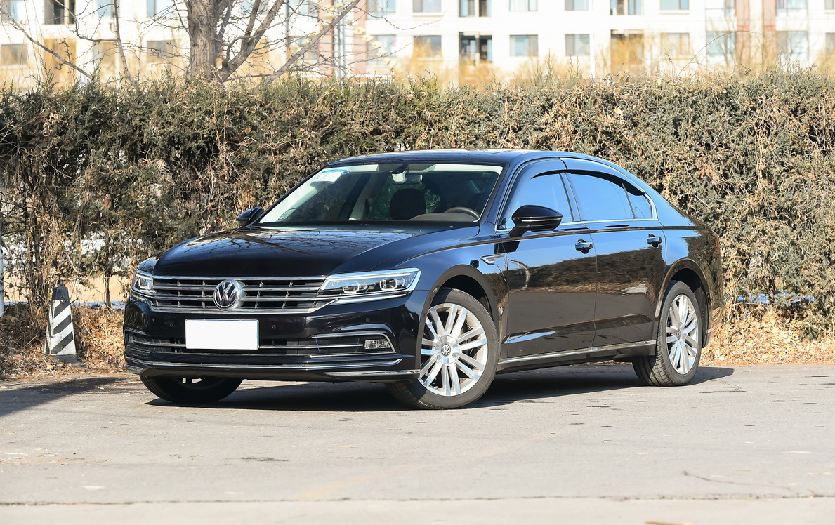 辉腾降价5万是真的吗,大众小辉腾高配