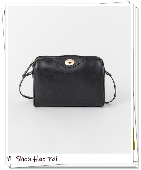 现在单肩包日系搭配look,手袋整体造型给你6款今秋包包