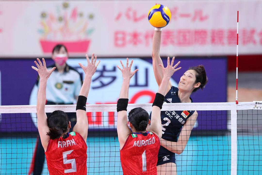 国足日本1比0李铁回顾,国足战沙特李铁赛后采访