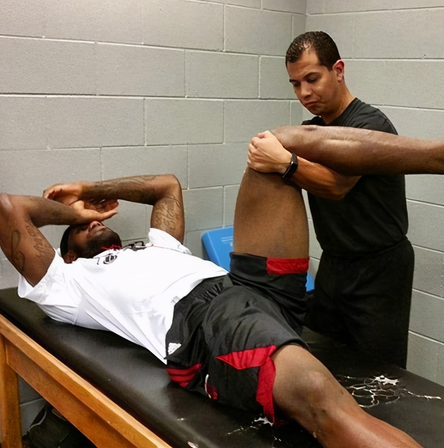 詹姆斯真的那么壮吗,詹姆斯到底有多壮