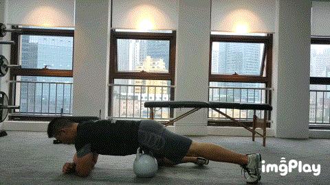 深蹲骨盆翻转有什么症状,深蹲骨盆反转是怎样的