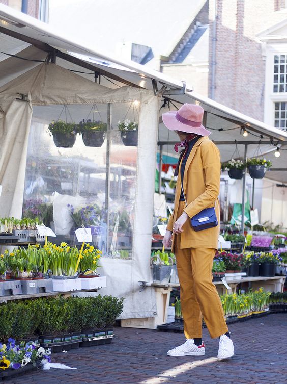 2000块钱的包包能称得上好吗,几千就能买到的大牌包包