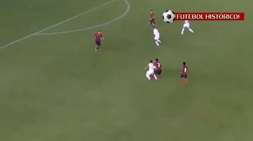 31岁的小罗挑战19岁的内马尔,两代球王的对决