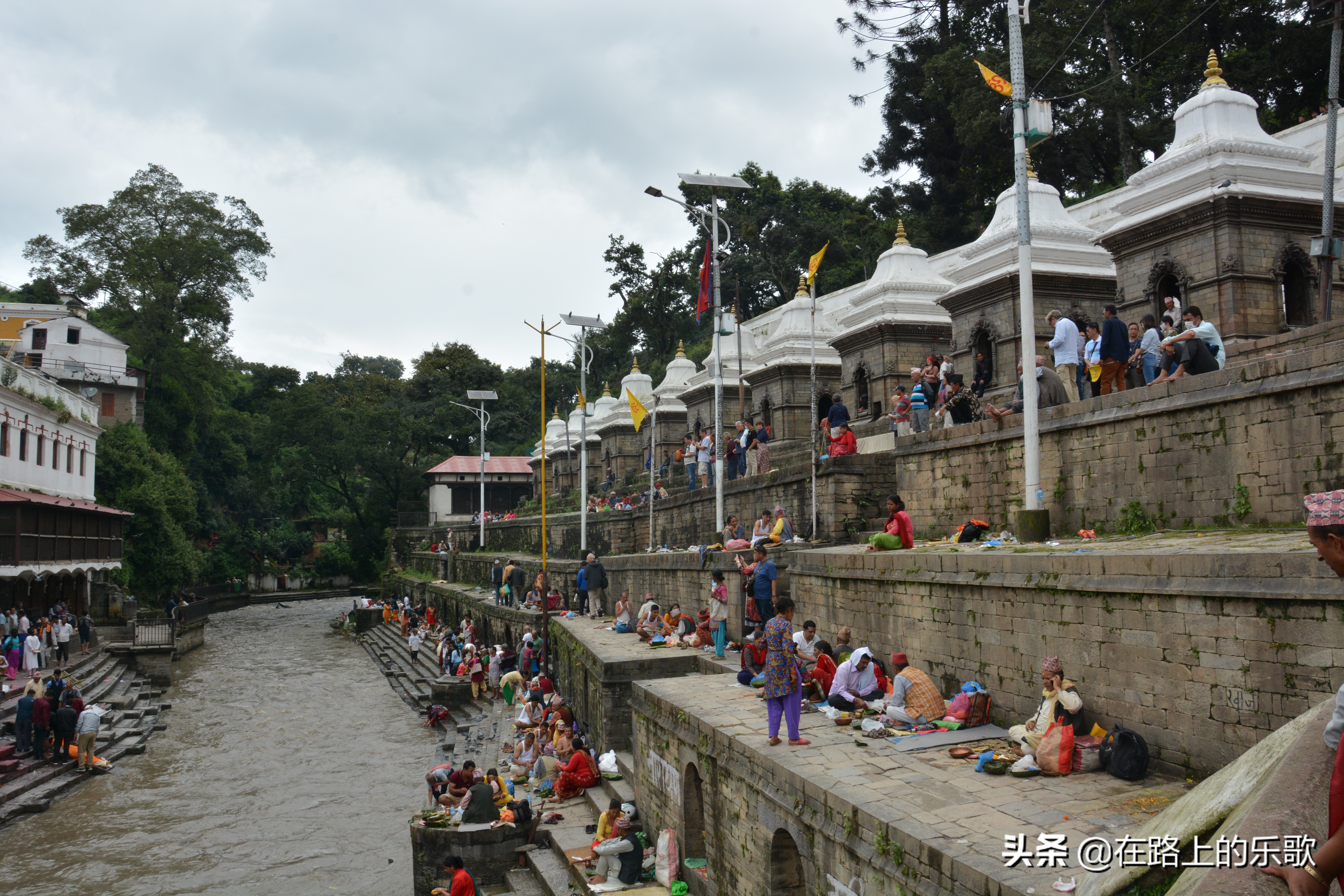 拉萨到尼泊尔从什么地方出境 (拉萨到尼泊尔开放入境了吗)