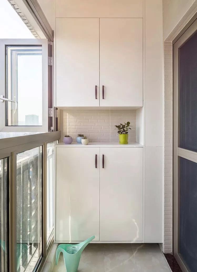 你们家阳台贴墙砖了吗,你们家阳台都瓷砖上墙没