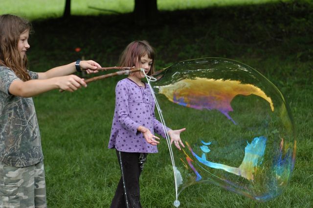 吹泡泡简单又好看手工,怎么自制无毒健康又好玩的泡泡水