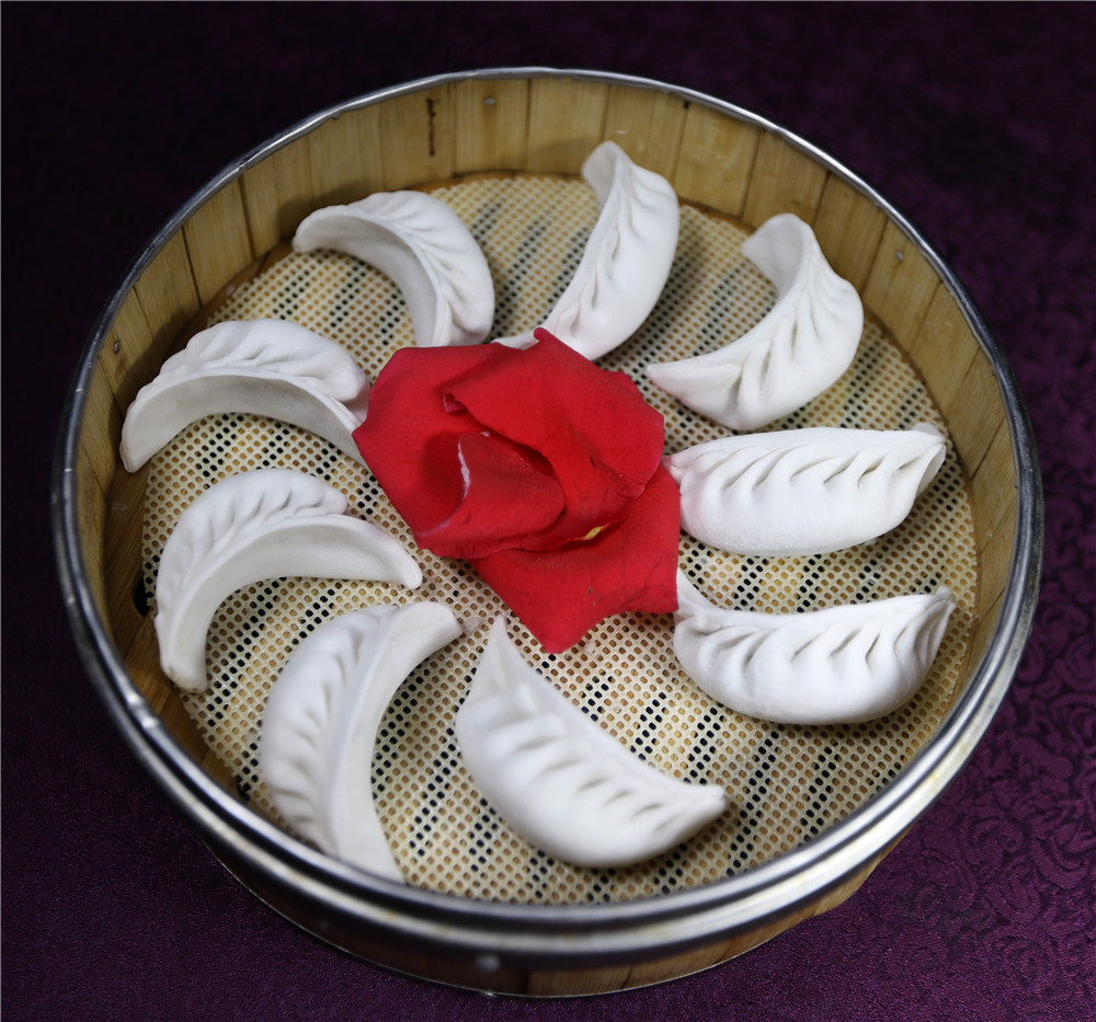 桂林藏在山洞里的油茶店,桂林开在半山腰的油茶店