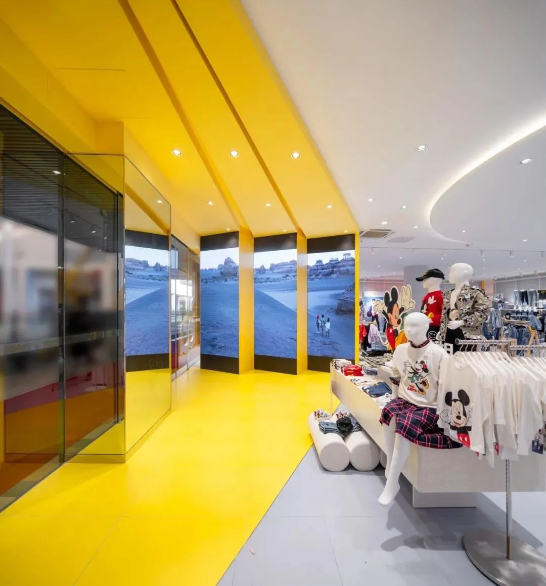 巴拉巴拉品牌实体店,巴拉巴拉万达形象