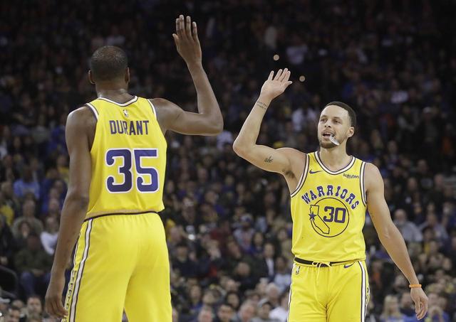 凯尔特人球迷为什么狂嘘欧文,欧文扔kd球衣