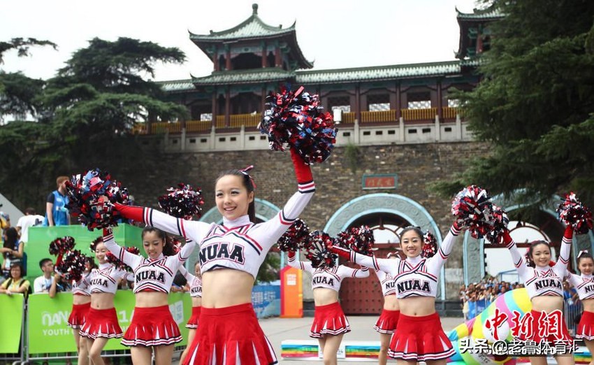 中国拉拉队vs美国拉拉队,欧美拉拉队和韩国拉拉队对比视频